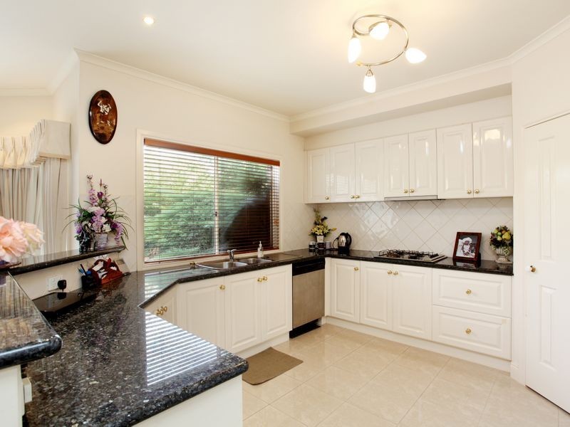 43 Kwinana St, Glen Waverley VIC 3150