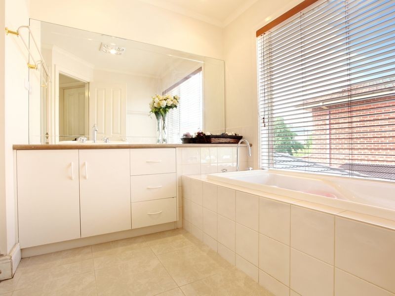 43 Kwinana St, Glen Waverley VIC 3150