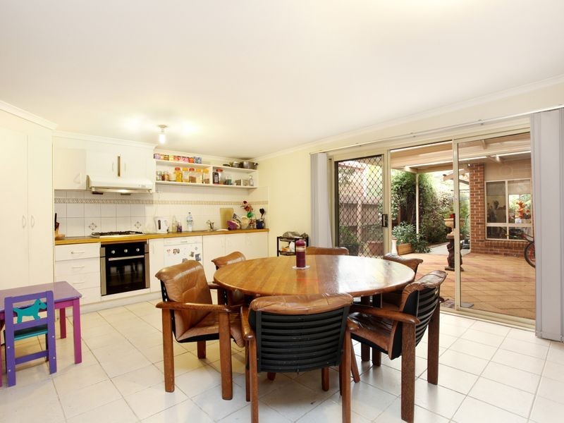 43 Kwinana St, Glen Waverley VIC 3150