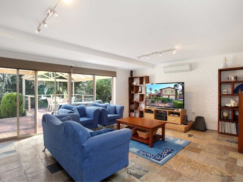 9 Redleaf Way, Wheelers Hill VIC 3150