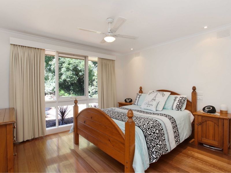 9 Redleaf Way, Wheelers Hill VIC 3150