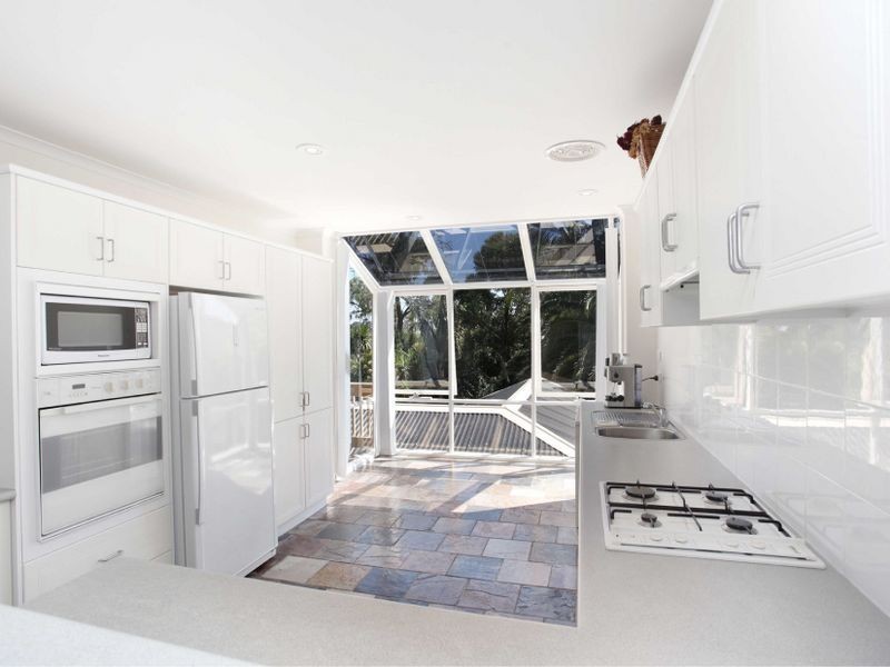 9 Redleaf Way, Wheelers Hill VIC 3150