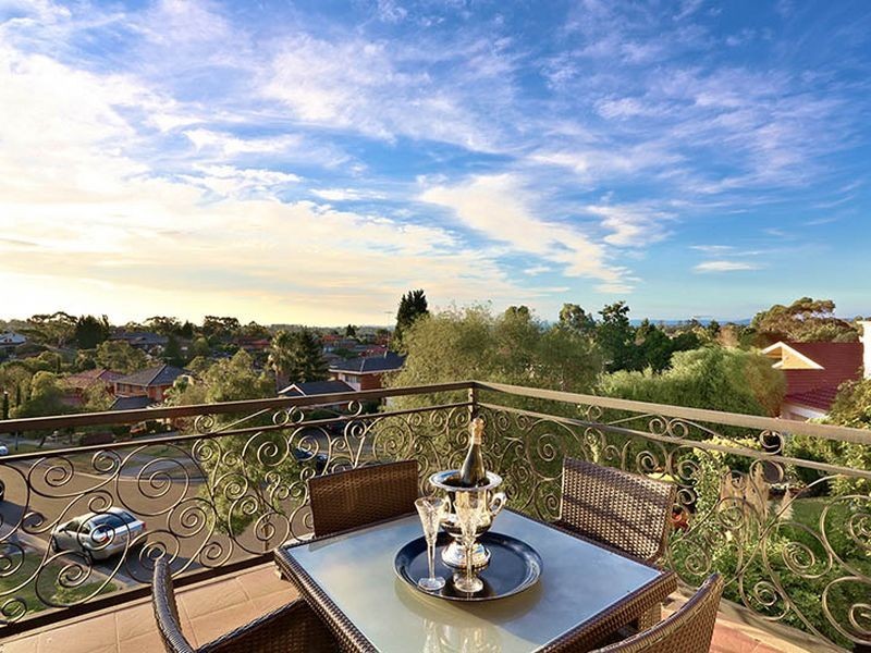 9 Harkaway Rise, Doncaster East VIC 3109