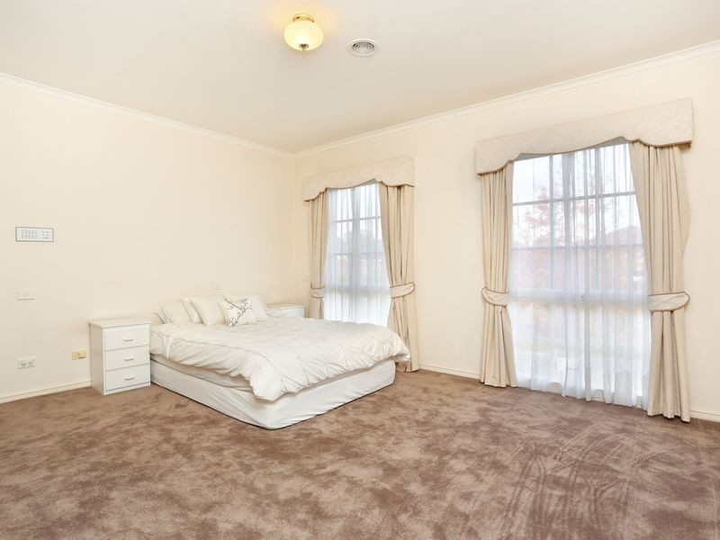 33 Kwinana St, Glen Waverley VIC 3150