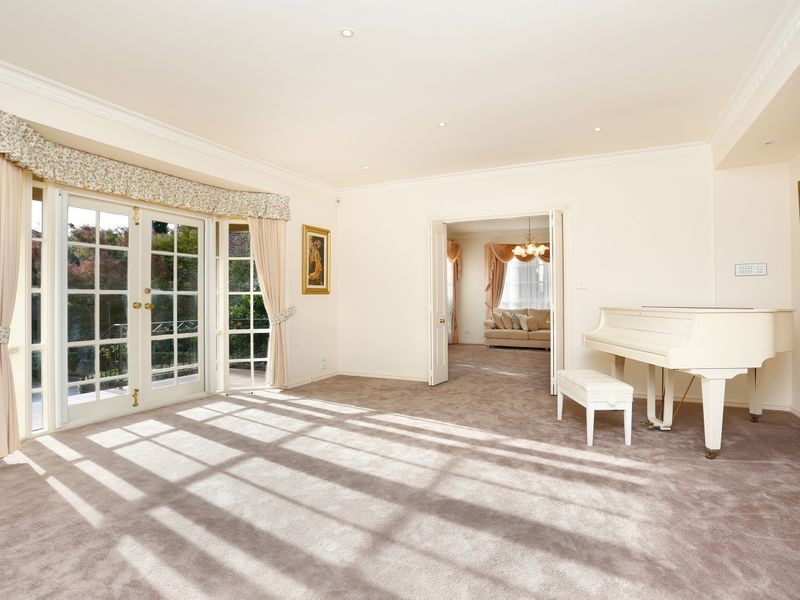 33 Kwinana St, Glen Waverley VIC 3150