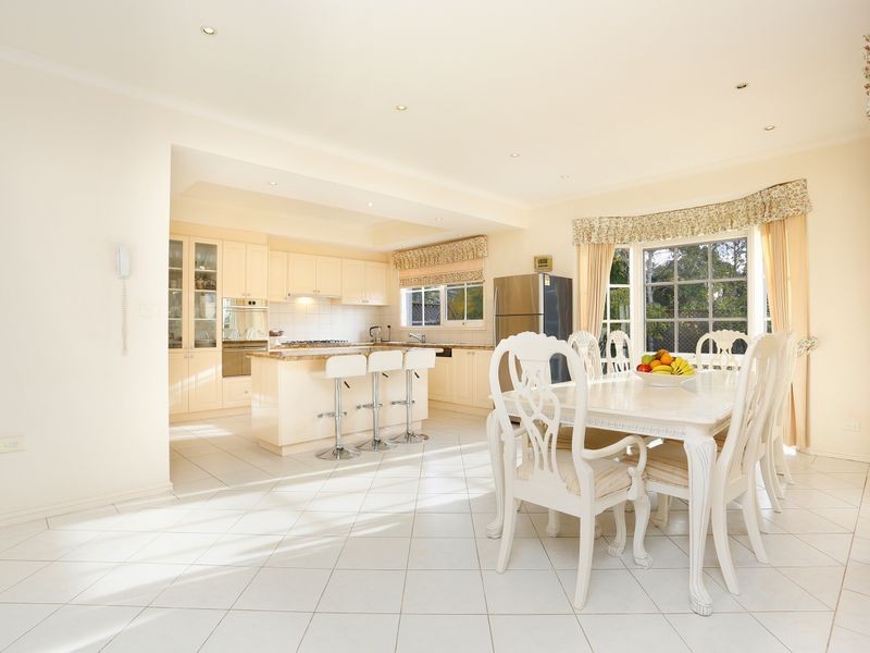 33 Kwinana St, Glen Waverley VIC 3150