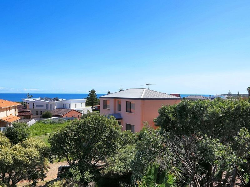 15 Gretel Court, Two Rocks WA 6037