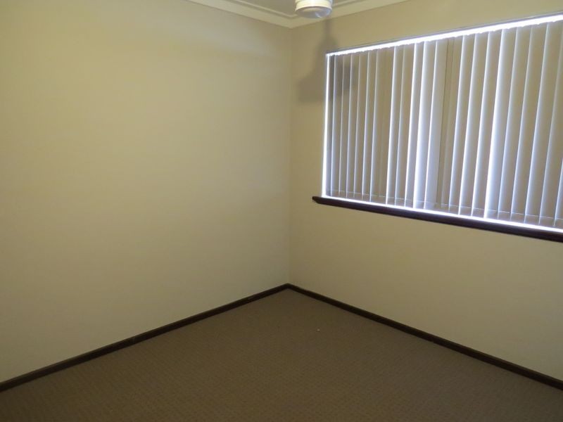 27 Blaxland Avenue, Two Rocks WA 6037