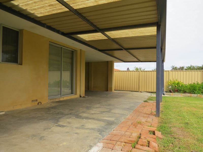 27 Blaxland Avenue, Two Rocks WA 6037