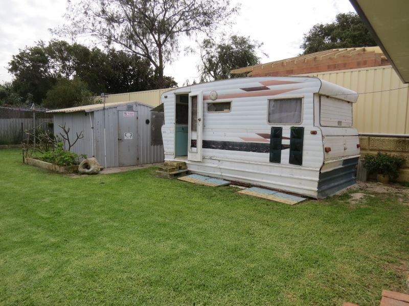 27 Blaxland Avenue, Two Rocks WA 6037