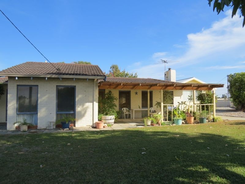45 Whitfield Drive, Two Rocks WA 6037