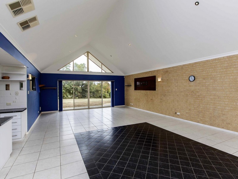 111 Seaflower Way, Wilbinga WA 6041