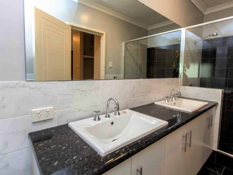 111 Seaflower Way, Wilbinga WA 6041