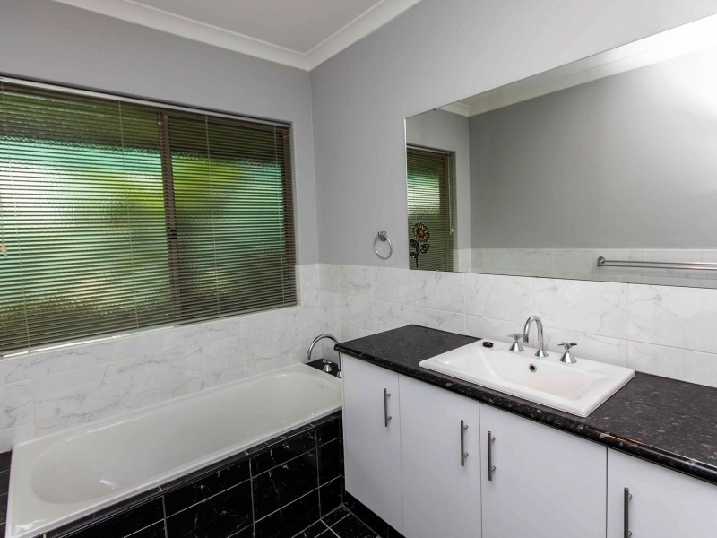 111 Seaflower Way, Wilbinga WA 6041