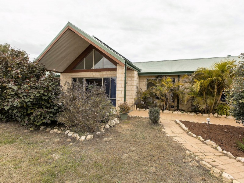 111 Seaflower Way, Wilbinga WA 6041