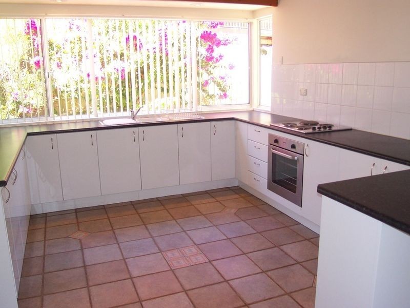 16 Oldham Way, Yanchep WA 6035