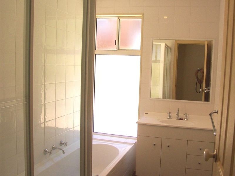 16 Oldham Way, Yanchep WA 6035