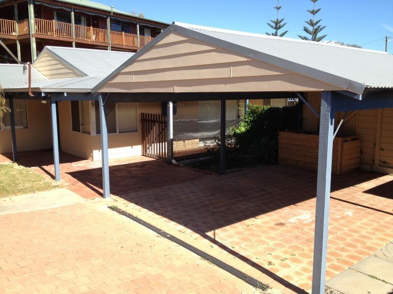 16 Oldham Way, Yanchep WA 6035