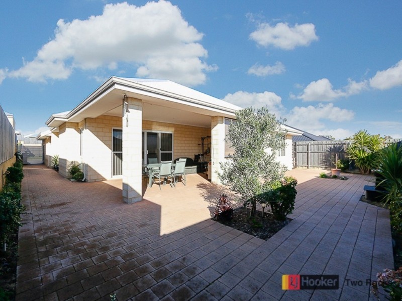 19 Flax Road, Yanchep WA 6035