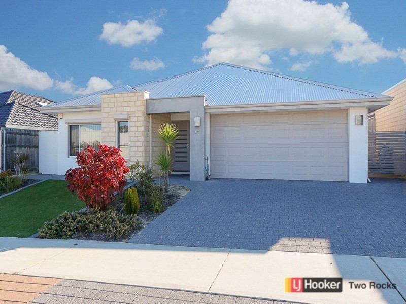 19 Flax Road, Yanchep WA 6035
