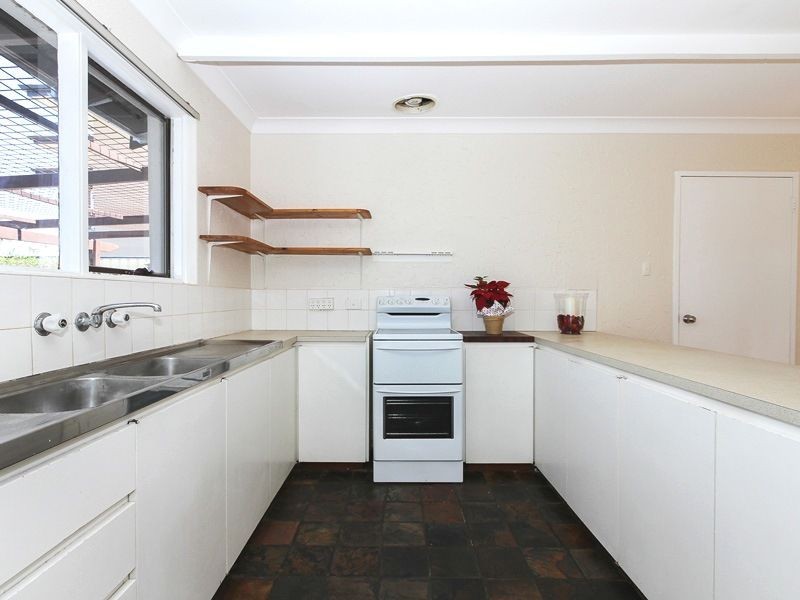 11 Compass Circle, Yanchep WA 6035