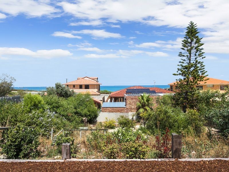 11 Compass Circle, Yanchep WA 6035