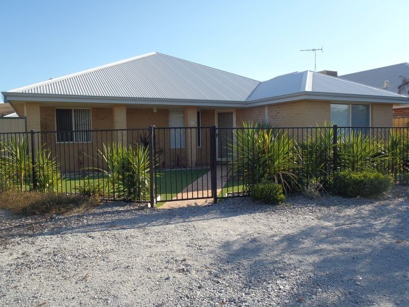 38 Blackwood Meander, Yanchep WA 6035