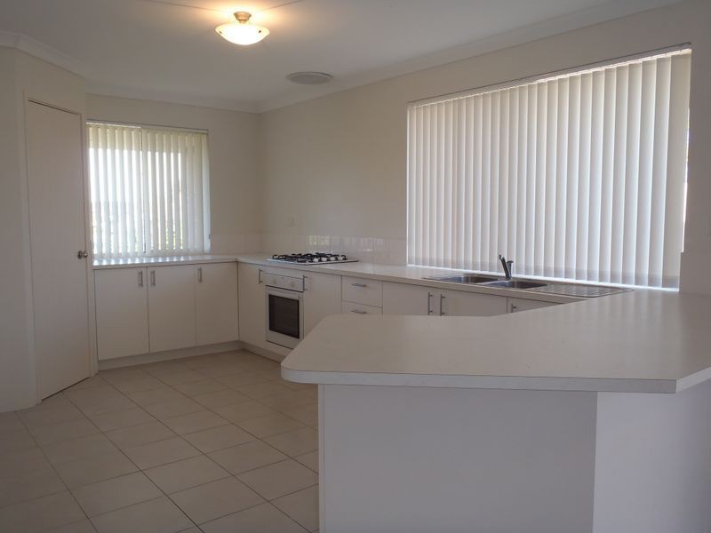 38 Blackwood Meander, Yanchep WA 6035