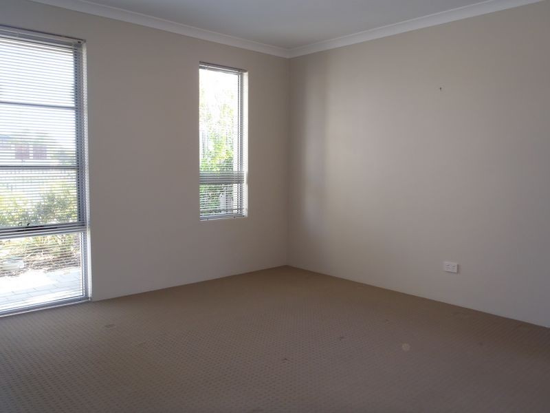 11 Seagrass Street, Yanchep WA 6035