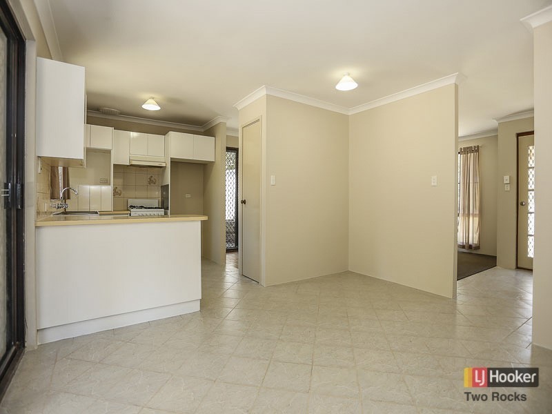 16 Hartland Place, Yanchep WA 6035