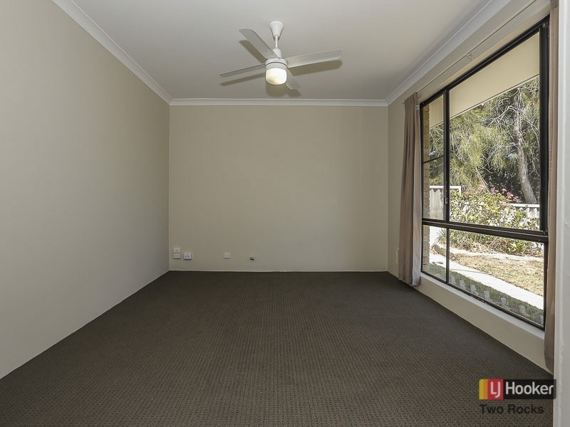 16 Hartland Place, Yanchep WA 6035