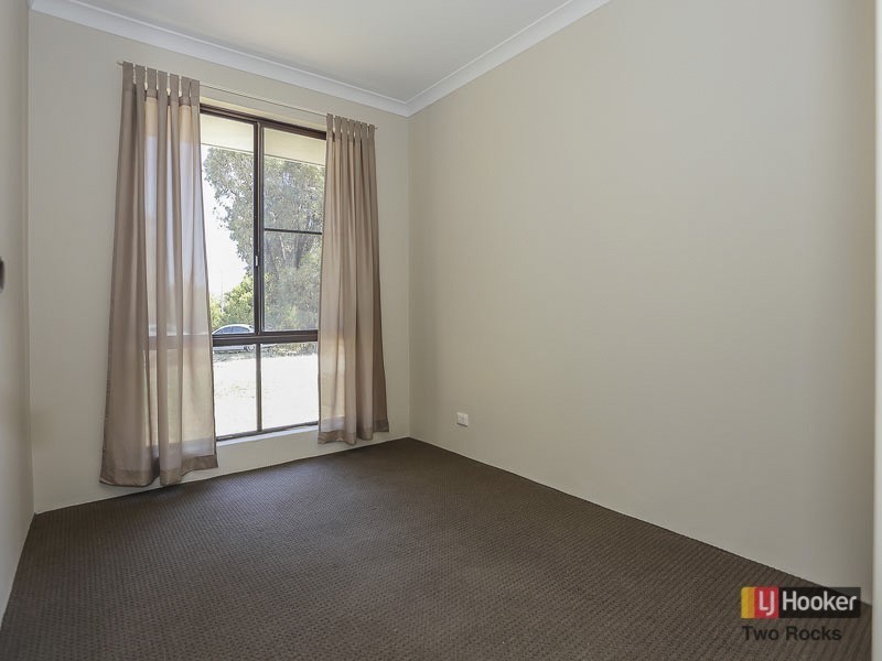 16 Hartland Place, Yanchep WA 6035