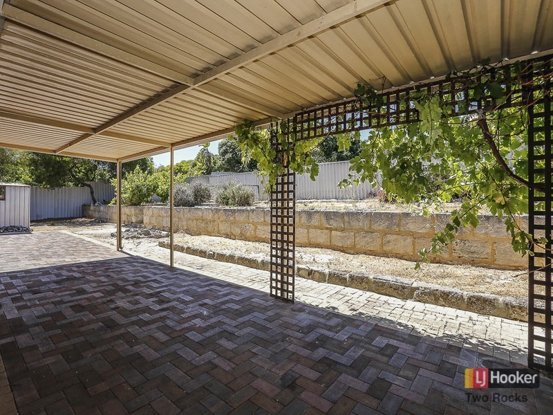 16 Hartland Place, Yanchep WA 6035