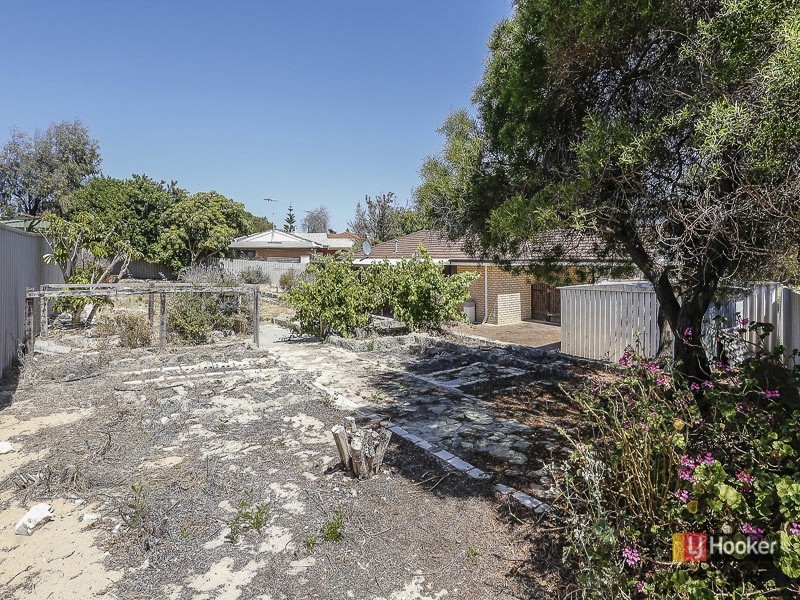 16 Hartland Place, Yanchep WA 6035