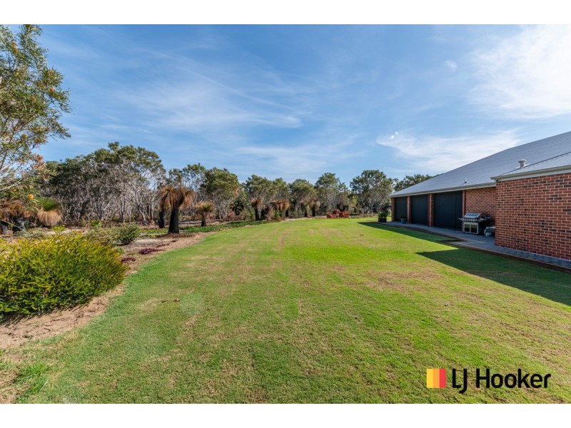 71 Bushwood Follow, Two Rocks WA 6037