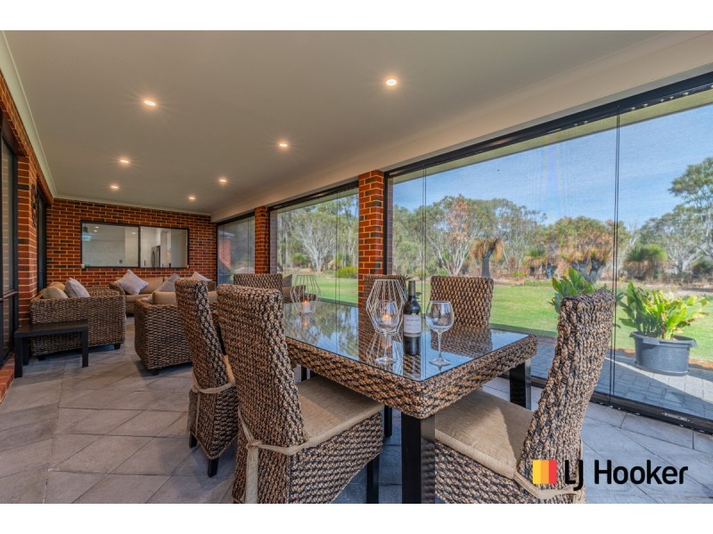 71 Bushwood Follow, Two Rocks WA 6037