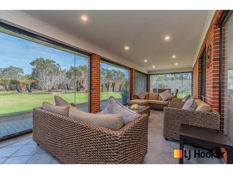 71 Bushwood Follow, Two Rocks WA 6037