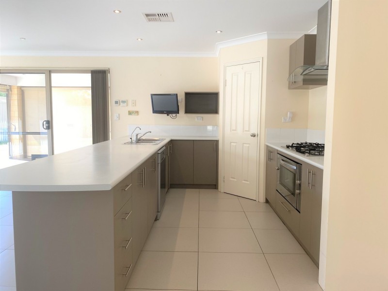 12 Bream Way, Yanchep WA 6035