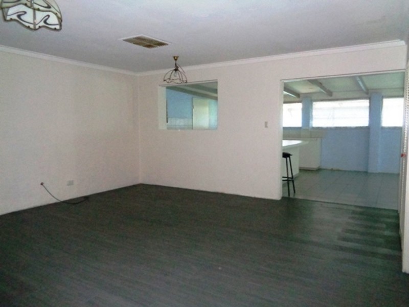 11 Leichhardt Drive, Two Rocks WA 6037