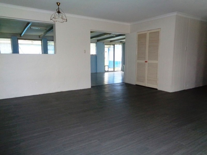 11 Leichhardt Drive, Two Rocks WA 6037