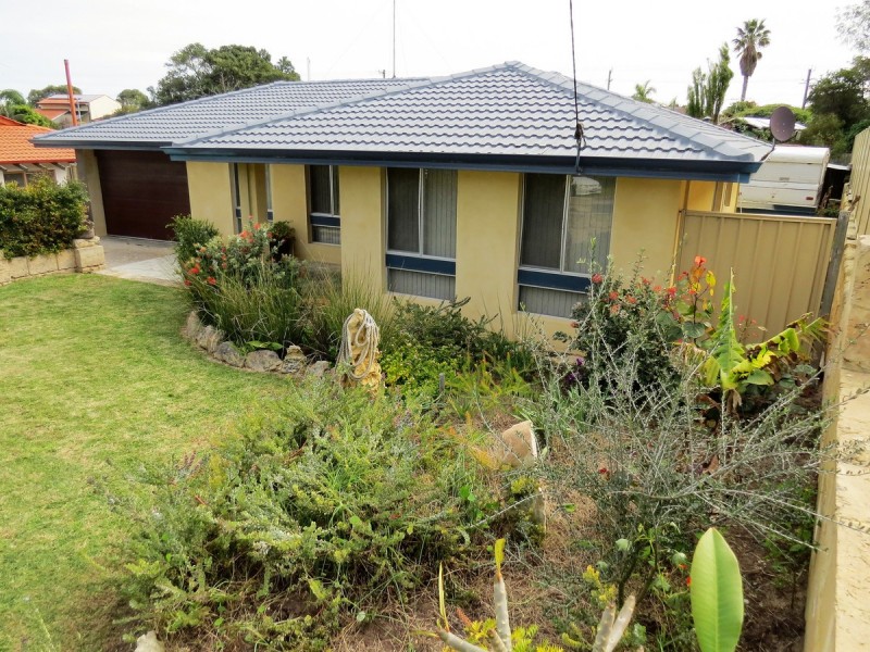 27 Blaxland Avenue, Two Rocks WA 6037