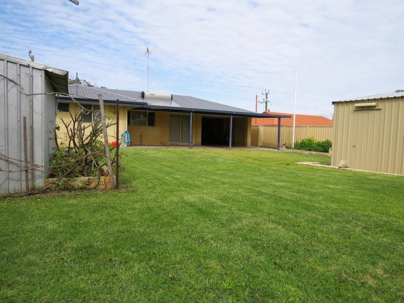 27 Blaxland Avenue, Two Rocks WA 6037