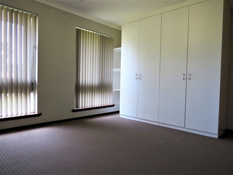 27 Blaxland Avenue, Two Rocks WA 6037