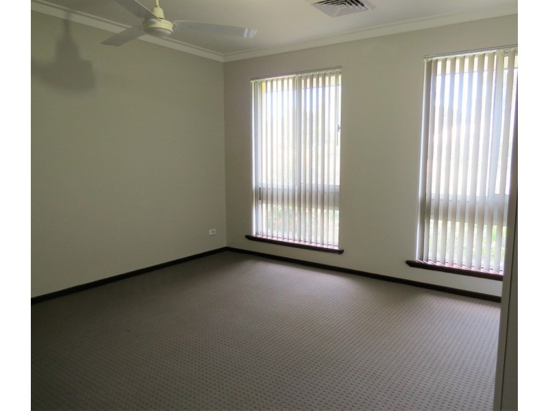 27 Blaxland Avenue, Two Rocks WA 6037