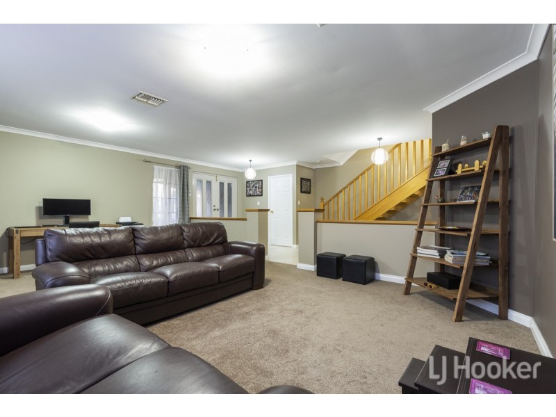 15 Berrington Pass, Quinns Rocks WA 6030