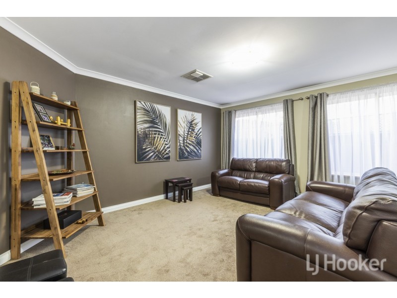15 Berrington Pass, Quinns Rocks WA 6030