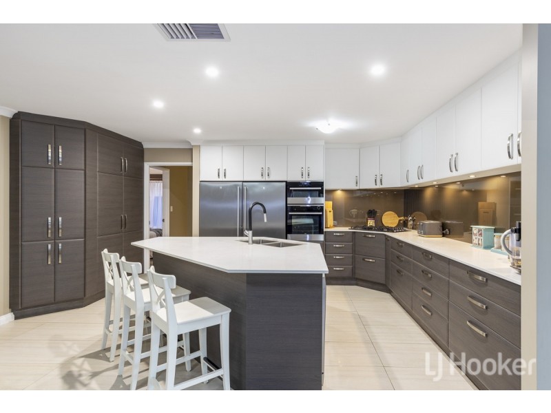 15 Berrington Pass, Quinns Rocks WA 6030