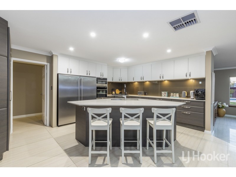 15 Berrington Pass, Quinns Rocks WA 6030