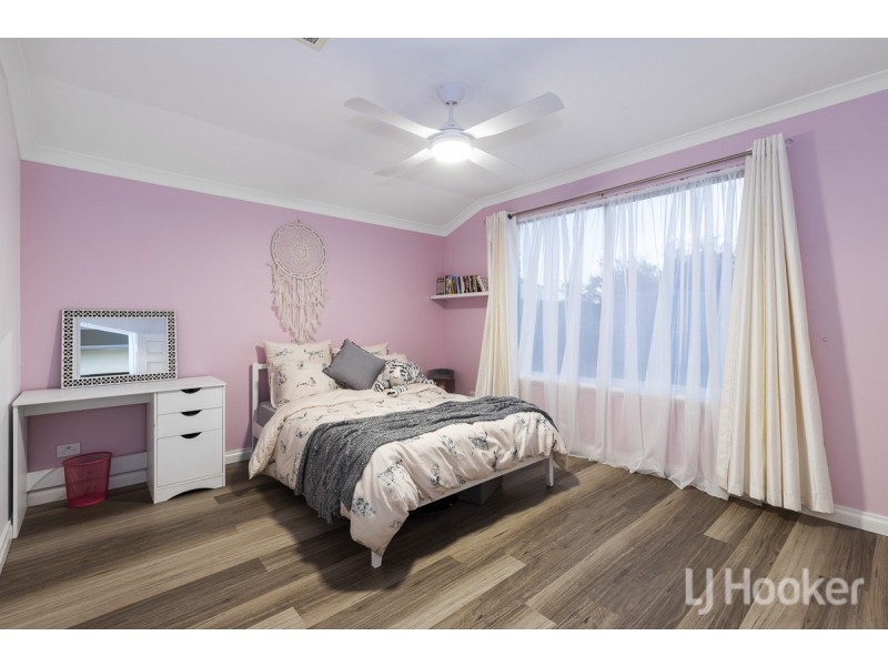 15 Berrington Pass, Quinns Rocks WA 6030