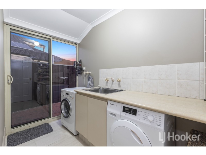 15 Berrington Pass, Quinns Rocks WA 6030